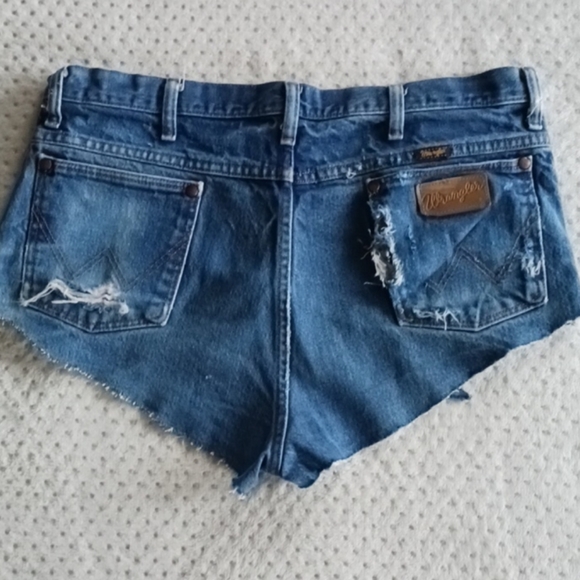 90's Vintage Wrangler High Waist Cut- Off Denim Cheeky Jean Shorts - Picture 7 of 15